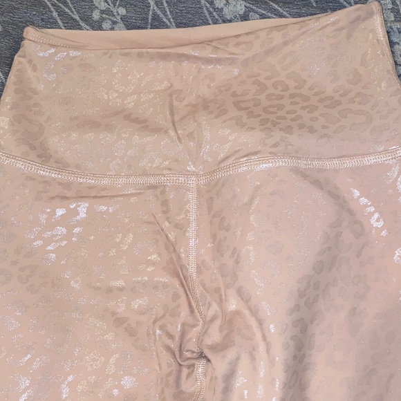 Beyond yoga shiny leopard high waist leggings - Picture 3 of 7
